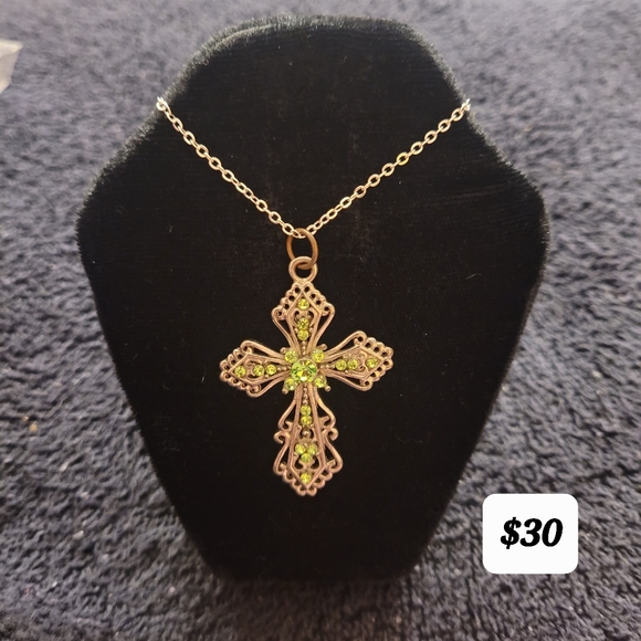Vintage Cross Pendant W/Chain - Picture 1 of 1